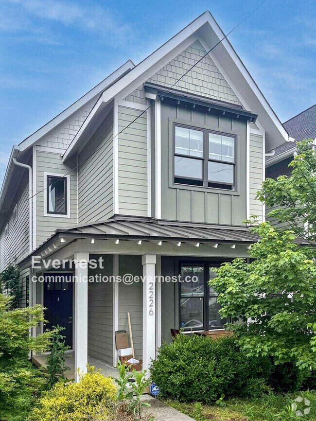 Building Photo - Modern 4-Bedroom Home with Prime Comfort a...