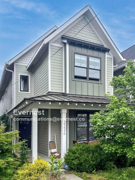 Primary Photo - 2226 Batavia St