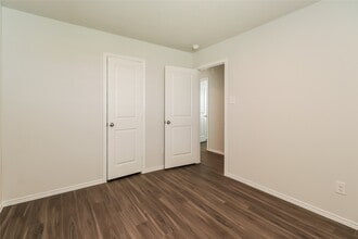 Building Photo - 14012 Lahontan Dr