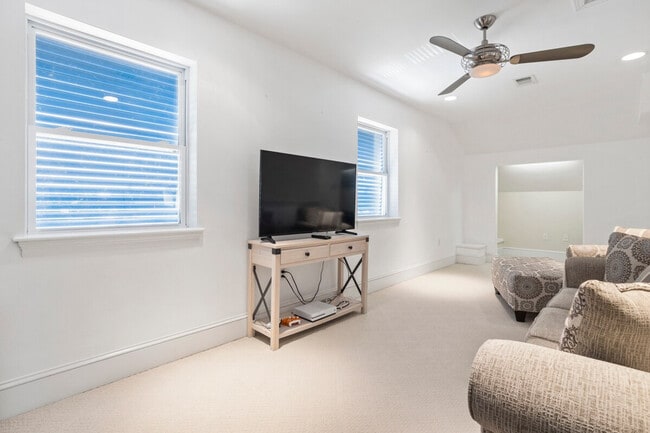 Building Photo - 4166 Old Lazy River Rd