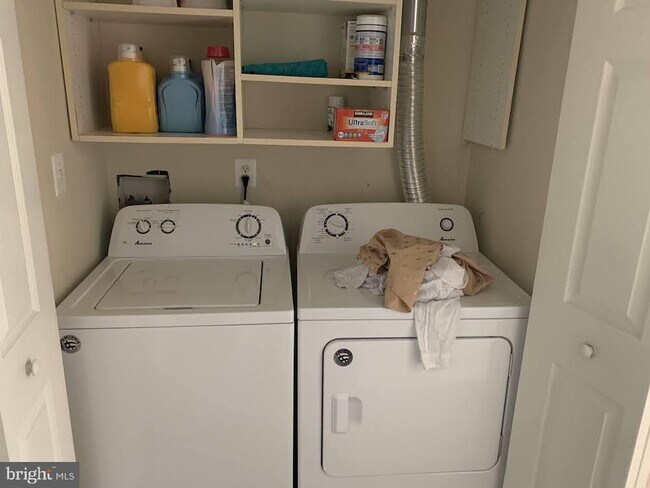 Building Photo - 43442 Katling Square