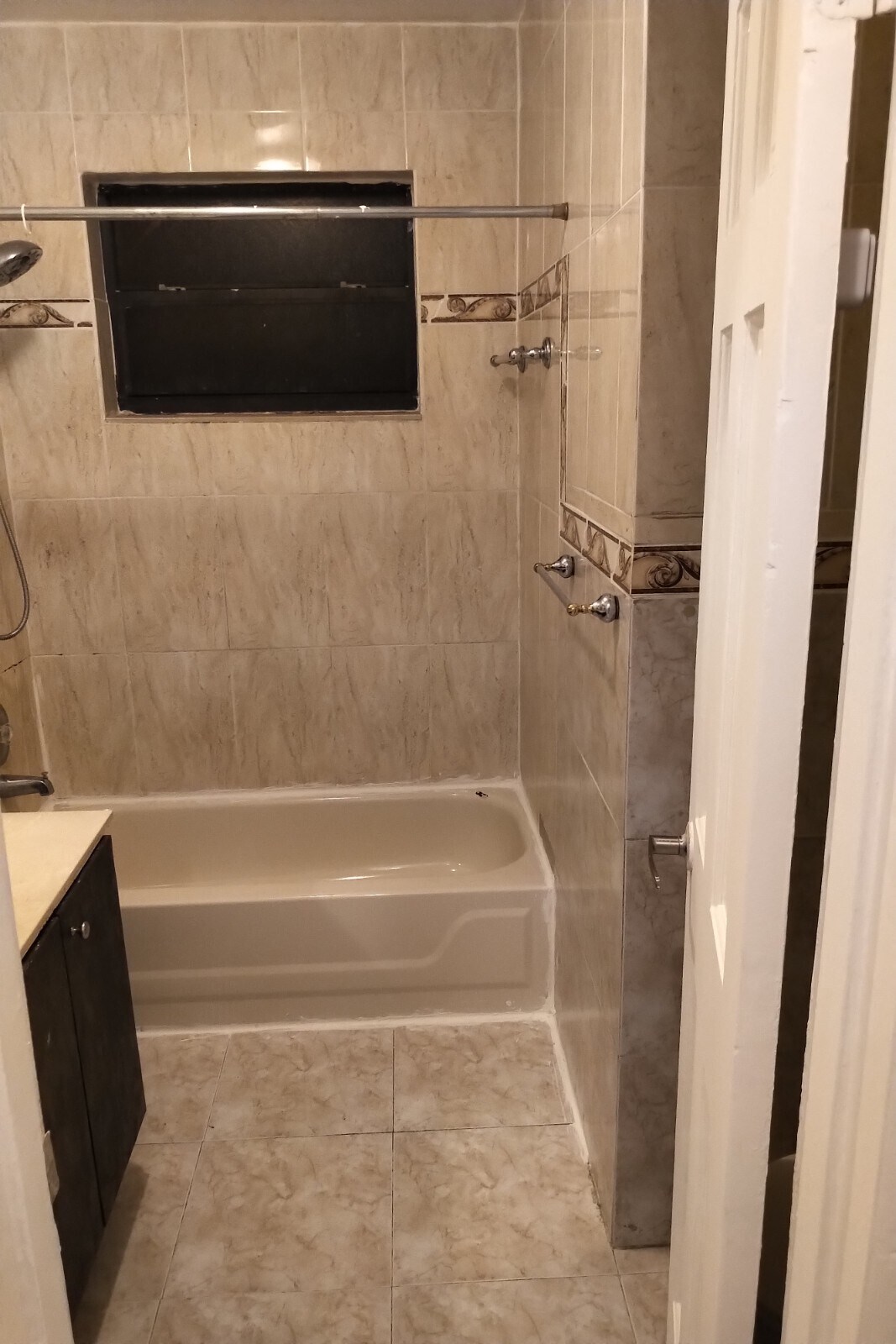 Bathroom - 2813 Acapulco Dr