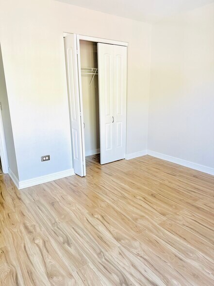 2n bedroom & closet - 57 E Hattendorf Ave