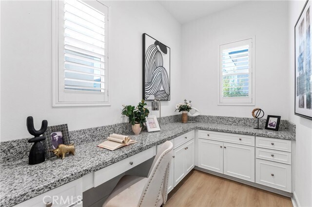 Building Photo - 105 Shear