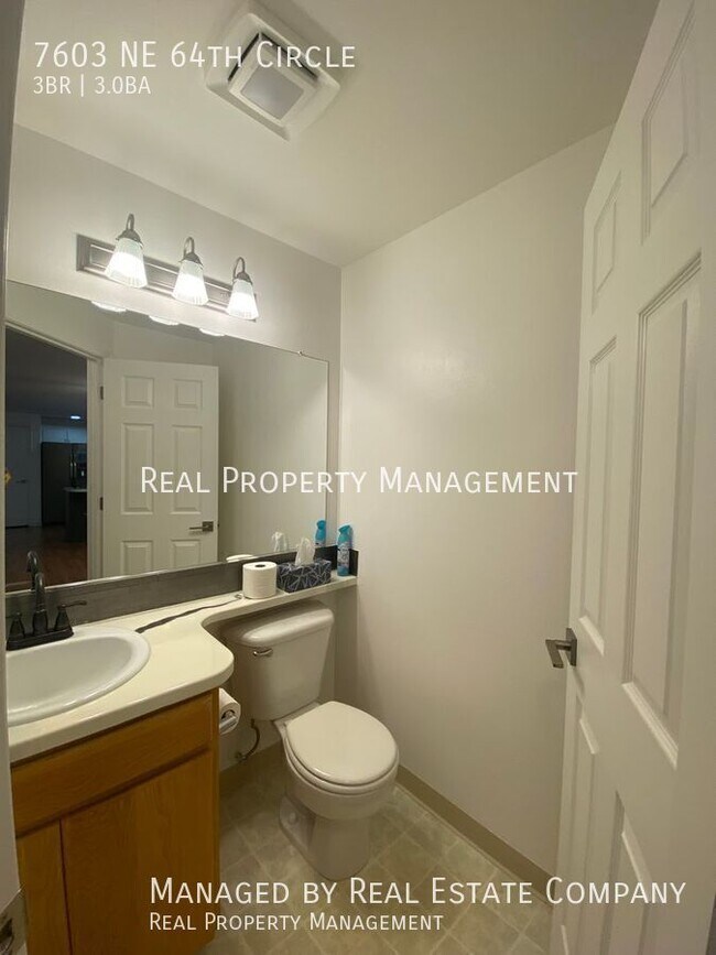 Building Photo - 7603 NE 64th Cir