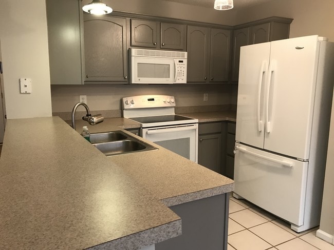 Building Photo - 219 Fox Creek Blvd