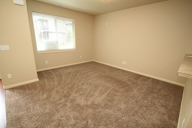 Building Photo - Three bedroom house in Hazel Dell - AC / B...