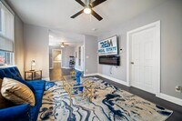 Building Photo - 1365 E 43rd St