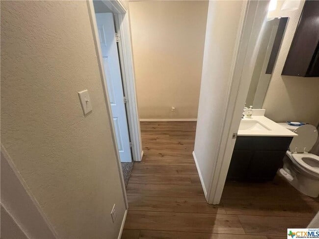 Building Photo - Lovely 3 bed 2 bath coming soon!