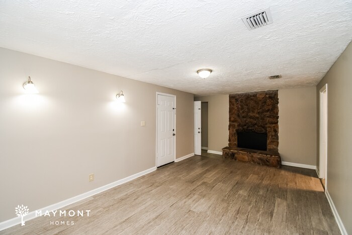 Building Photo - 7317 Sharbeth Dr S