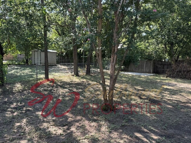 Building Photo - Charming 3 Bed, 1 Bath Home