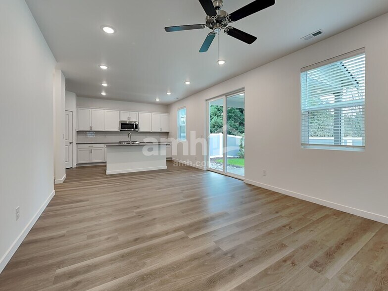 Building Photo - 5035 Washington St SE