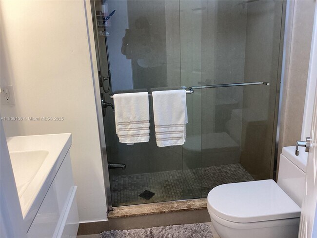 Building Photo - 460 Poinciana Island Dr