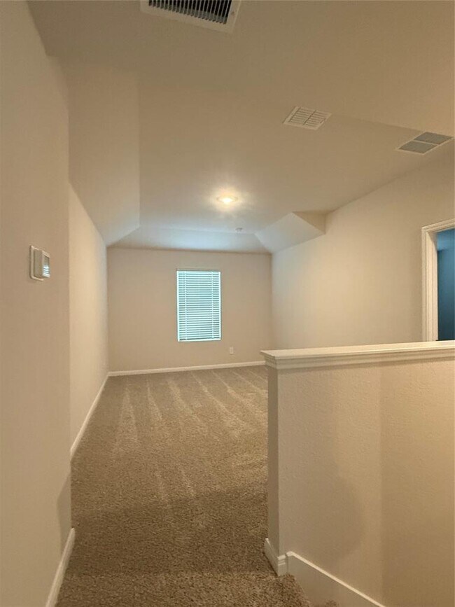 Building Photo - 233 New Albany Ln