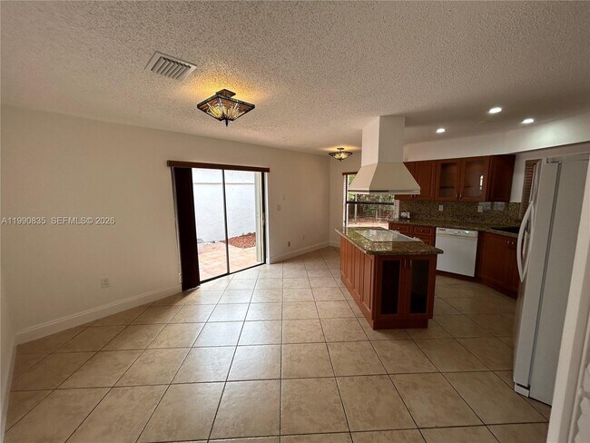 Building Photo - 8910 SW 4th Ln