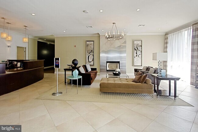 Building Photo - 2451 Midtown Ave