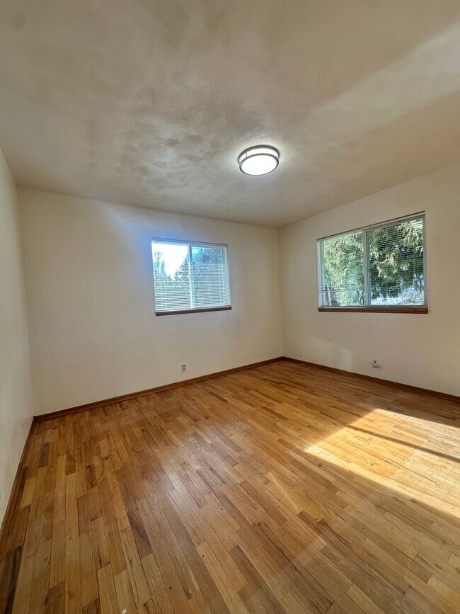 Building Photo - Charming 3-Bedroom Home with Large Yard & Ideal Multi-Generational Living Setup