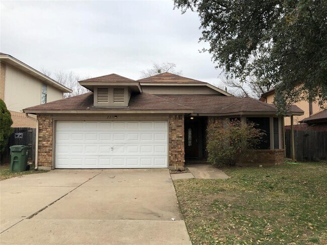 Primary Photo - 2211 Woodland Oaks Dr