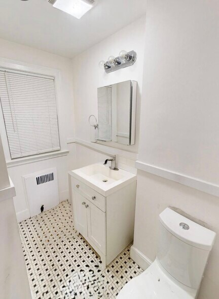 Building Photo - 25 Greycliff Rd