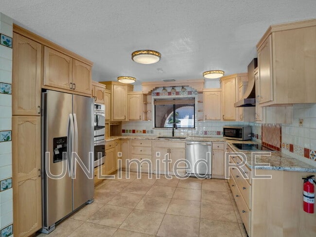 Building Photo - 490 Deer Pass Dr
