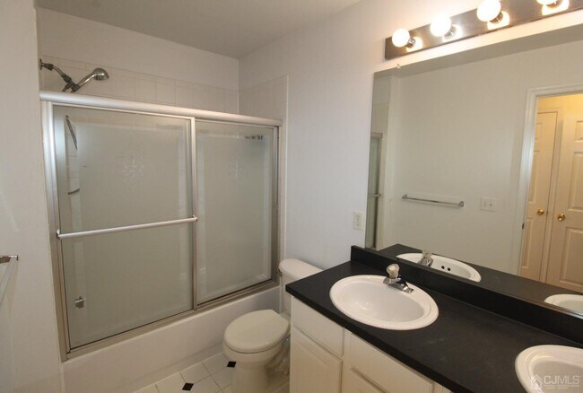 Building Photo - 27 Pin Oak Dr