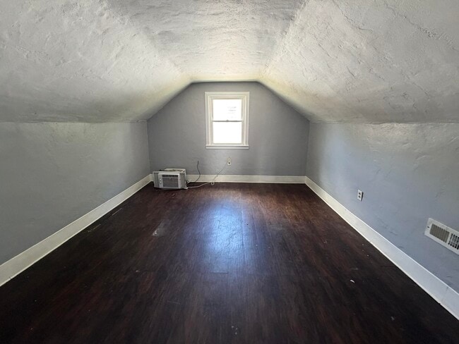 Building Photo - 2205 Plantation Rd NE