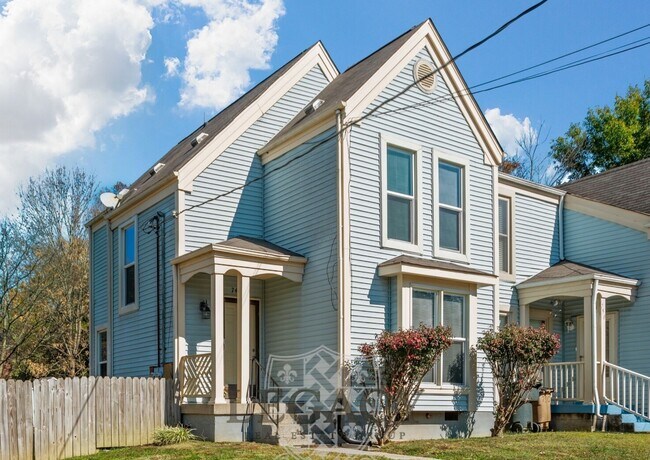 Building Photo - 748 Lake Terrace Dr