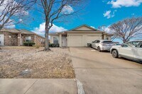 Building Photo - 990 Sierra Vista Ct