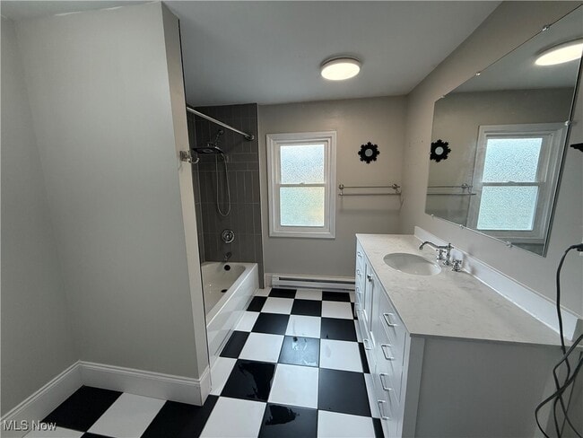 Building Photo - 1206 Foster Ave