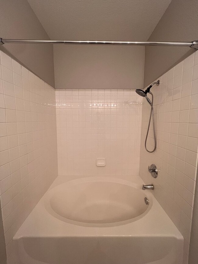 Building Photo - Gated / Mountain Views / $500 Off First Month