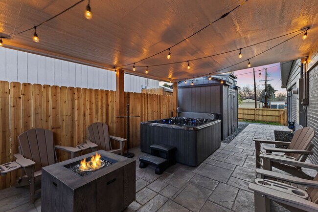 Building Photo - 9211 Highland Pl