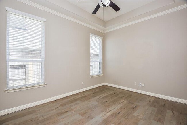 Building Photo - 6615 Rising Hills Ln