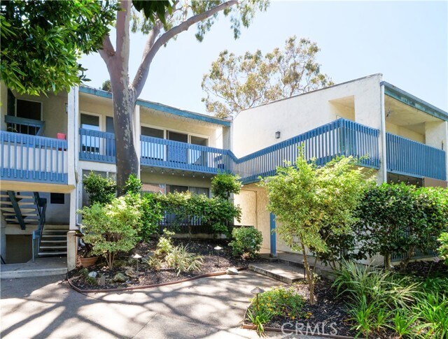 Building Photo - 822 Camino Real