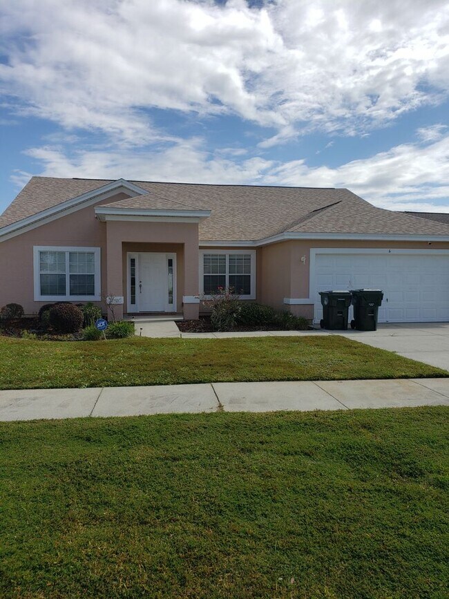 Building Photo - Beautiful home with Swimming Pool in the Hammocks. 4 bedroom 2 bath -Pool lawn service included!!!