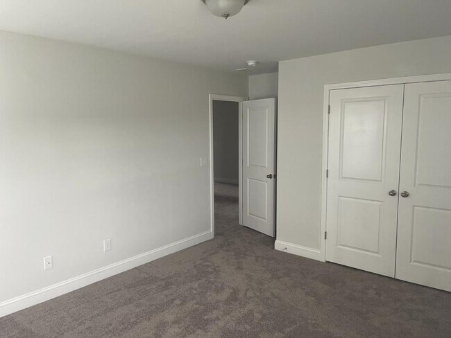 Building Photo - 152 Calhoun Fls Dr