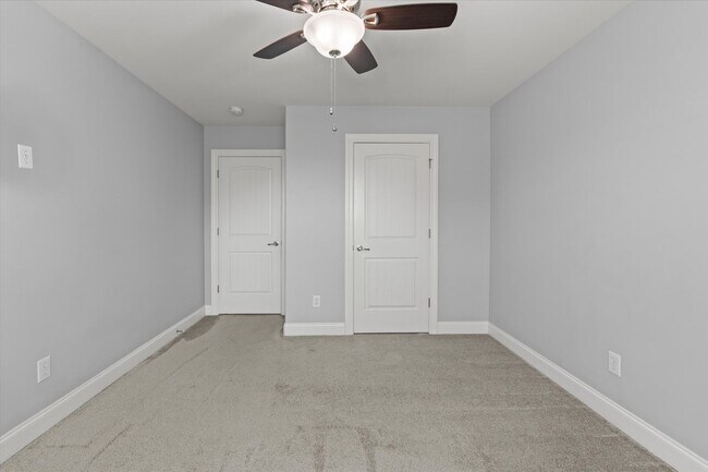 Building Photo - Immaculate 4 Bedroom Home Between Athens a...