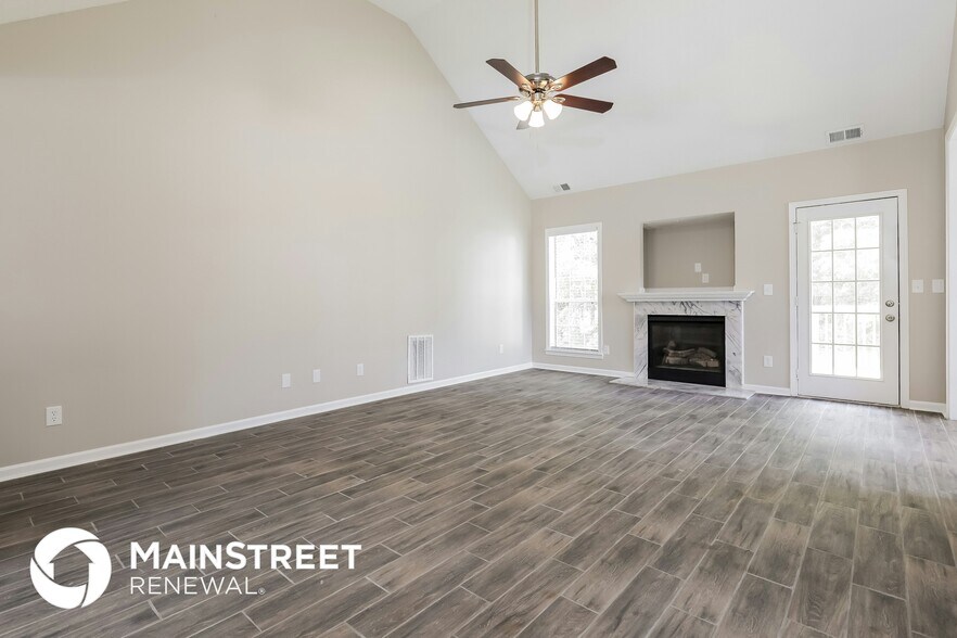 Building Photo - 165 Sawgrass Way