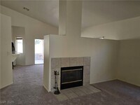 Building Photo - 668 Hitchen Post Dr