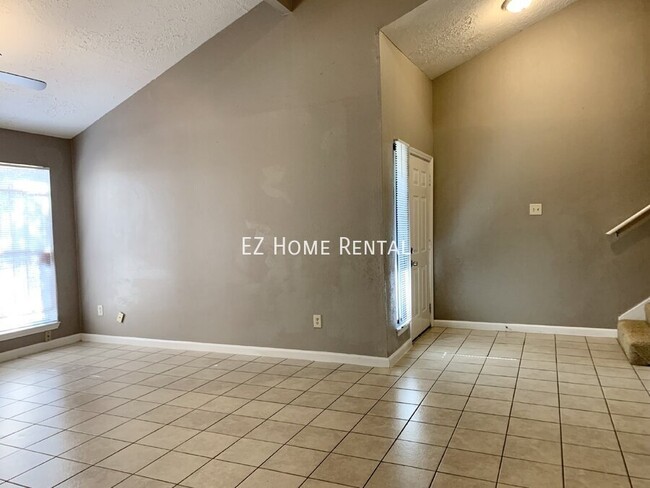 Building Photo - Welcome To Your Well-Maintained 1 Bedroom,...