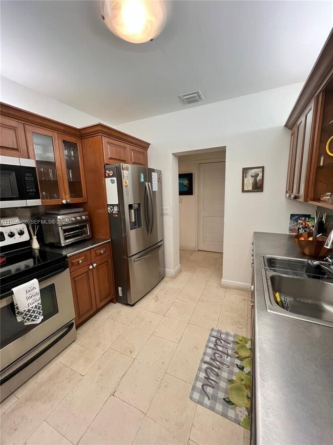 Building Photo - 5450 Sunset Dr