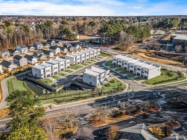 Building Photo - 41 N Laird Dr