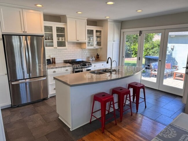 Building Photo - 517 Valmore Ave