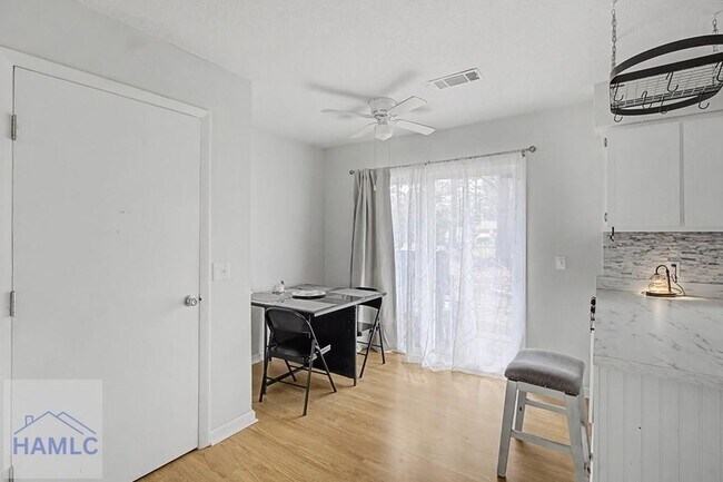 Building Photo - 799 Wildwood Dr