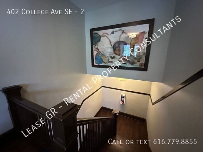 Building Photo - Renovated Two Bedroom in Heritage Hill