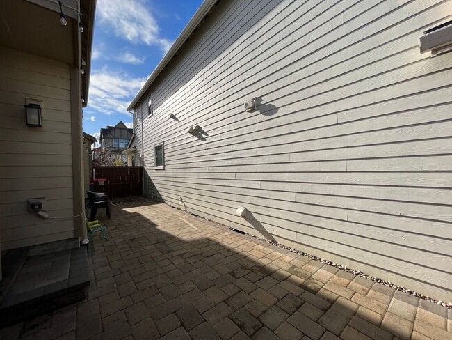 Building Photo - Lovely 3 Bed + 2.5 Bath in Bethany Creek F...