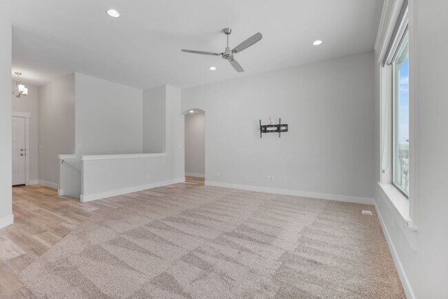 Building Photo - 3 Bed 2 Full Bath home