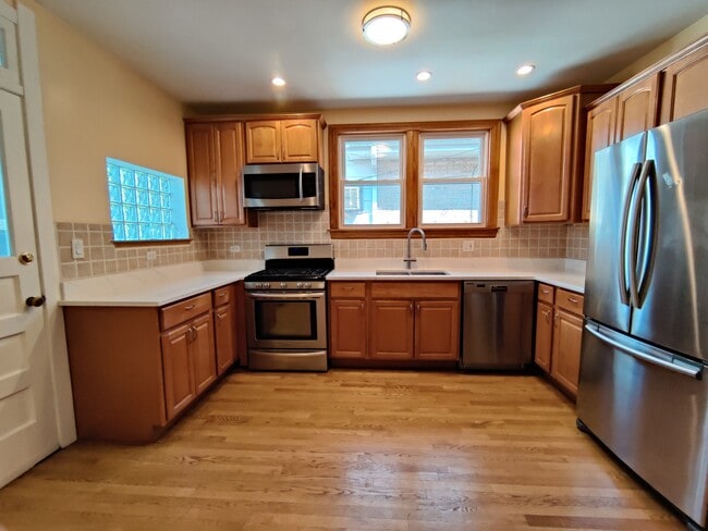 Building Photo - 3108 N 78th Ct