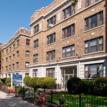Building Photo - The Twin Oaks
