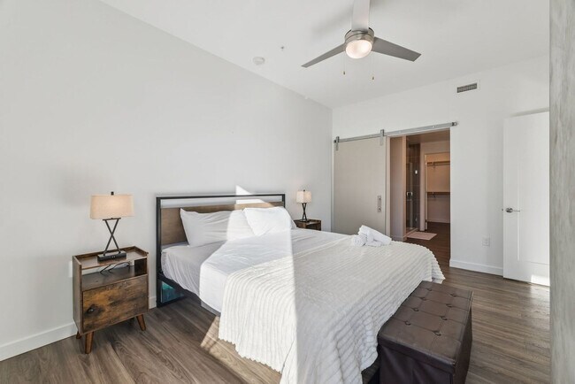 Building Photo - 222 E Jefferson St