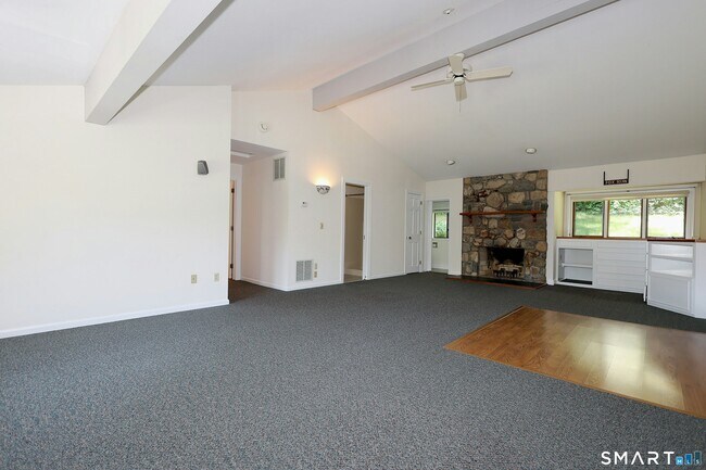 Building Photo - 36-40 Fox Run Rd